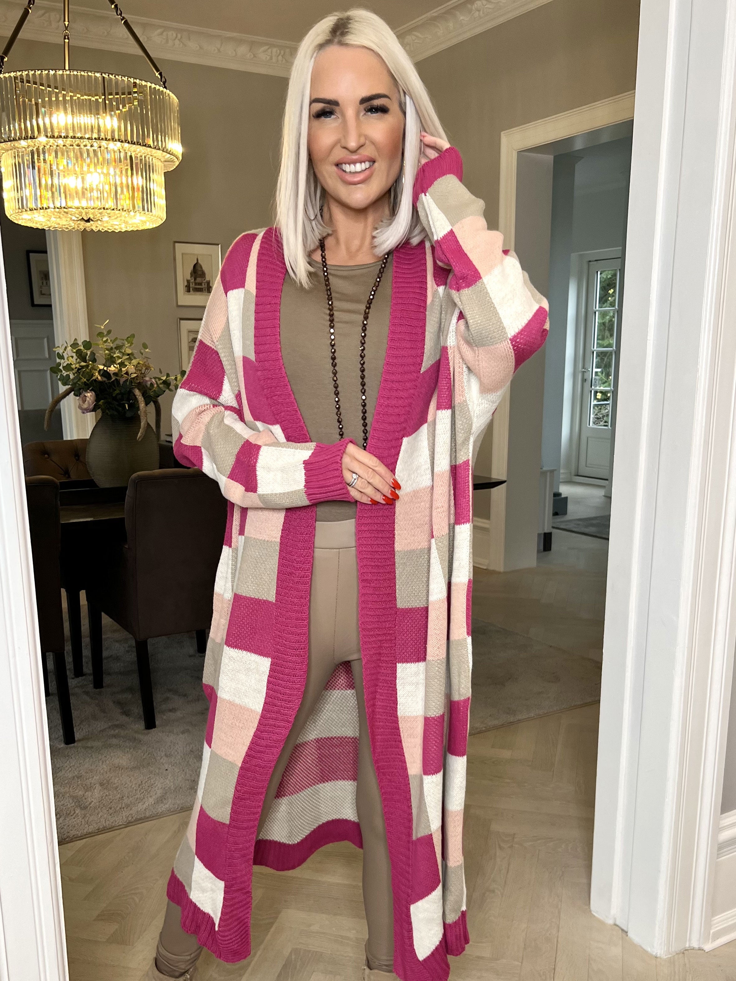 Nanami - Lång stickad kofta i flerfärgad rutig färg - Brown